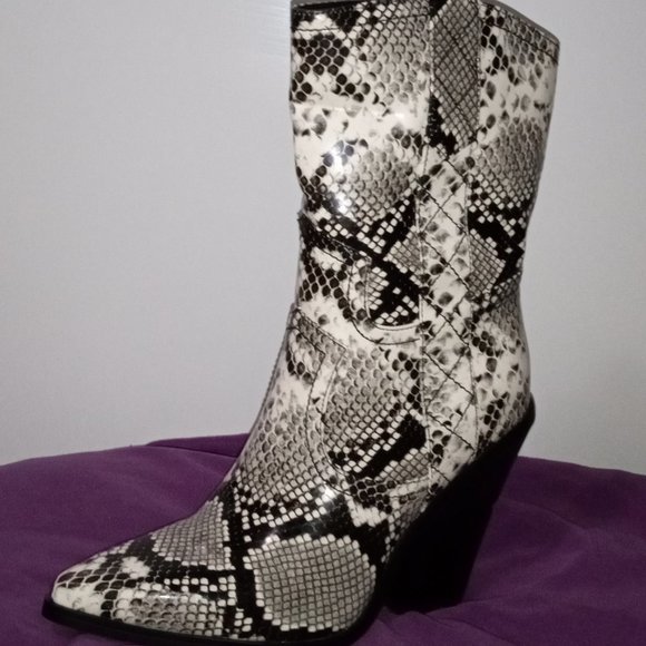 Ann Creek, Size 6, Black and White faux snake skin. - Picture 3 of 5